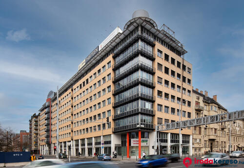 Kiadó iroda myhive Thirteen | Globe