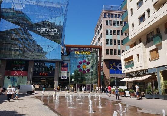 Alakítható szolgáltatott irodák irodák a Spaces Corvin Towersben